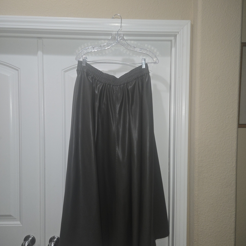H&M Olive Green Faux Leather  A-Line Skirt Size L NWT